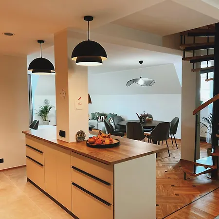 Old Town Luxury With Stunning Skyline - Spacious 2bed Apartamento *