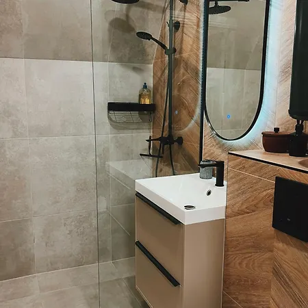 Old Town Luxury With Stunning Skyline - Spacious 2bed *