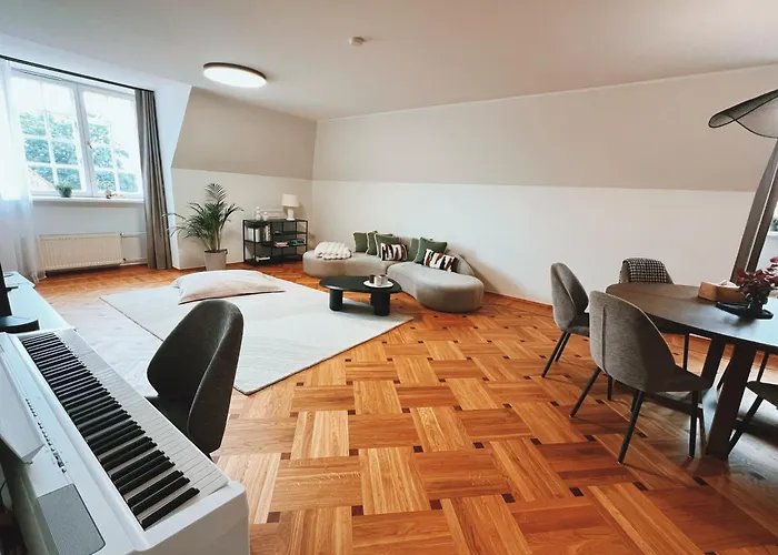 Daire Old Town Escape With Stunning Skyline - Spacious 2bed Tallinn