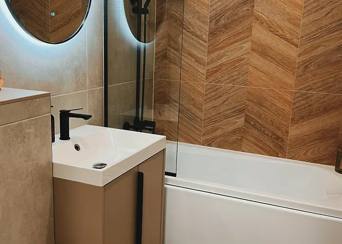 Old Town Escape With Stunning Skyline - Spacious 2bed 塔林