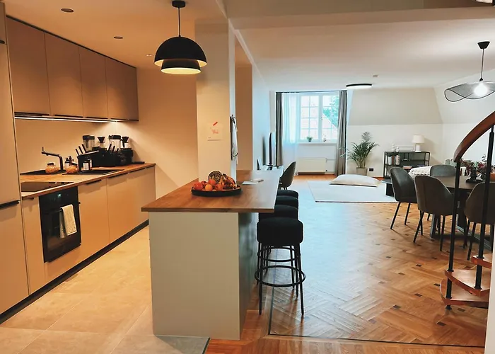 Old Town Escape With Stunning Skyline - Spacious 2bed 公寓 塔林