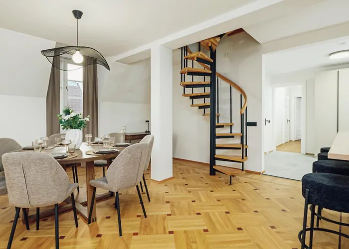 Daire Old Town Escape With Stunning Skyline - Spacious 2bed