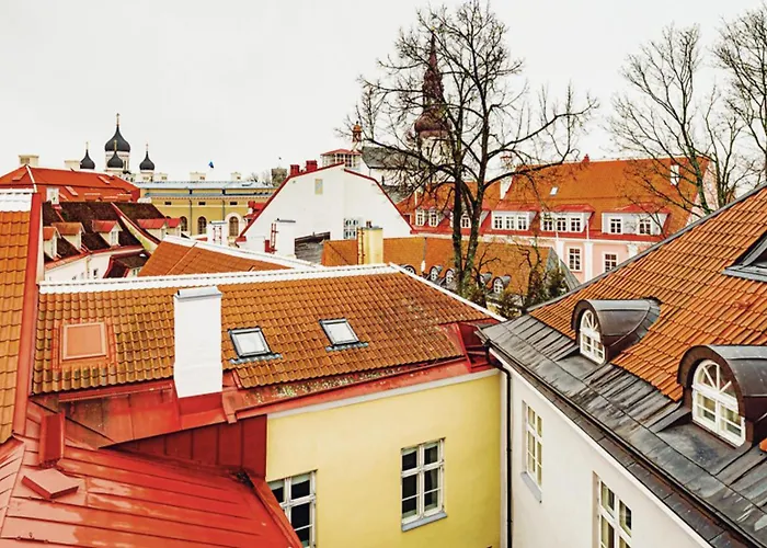 Old Town Escape With Stunning Skyline - Spacious 2bed *