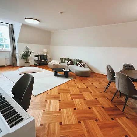 דירה Old Town Escape With Stunning Skyline - Spacious 2bed טאלין