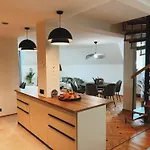 Old Town Escape With Stunning Skyline - Spacious 2bed Lägenhet *
